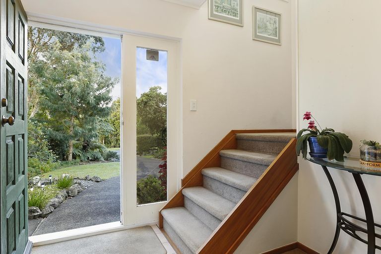 Photo of property in 11 Grassmere Road, Henderson Valley, Auckland, 0612