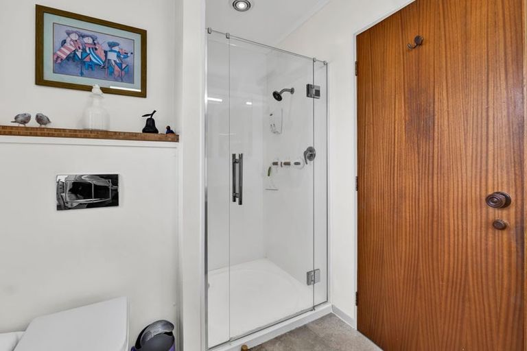 Photo of property in 5 Ruskin Place, Westown, New Plymouth, 4310