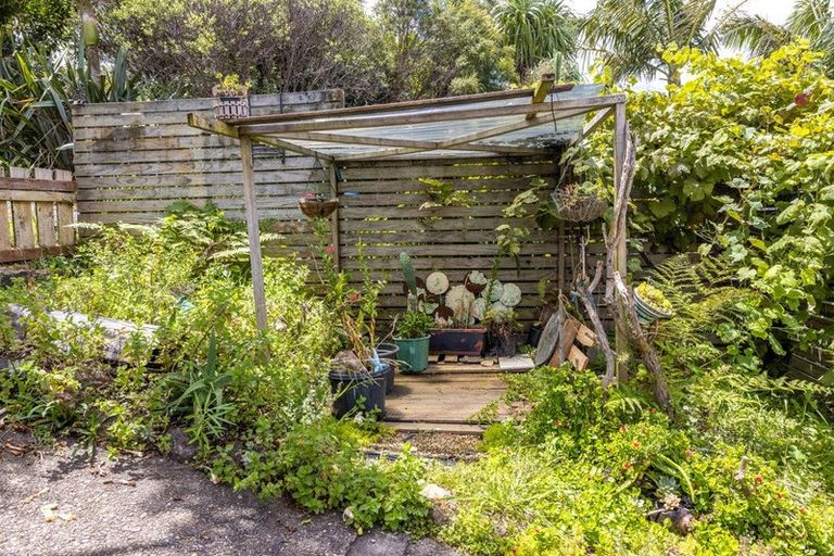 Photo of property in 8 Wellington Road, Surfdale, Waiheke Island, 1081