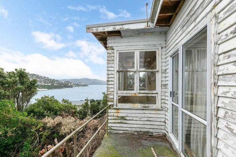 Photo of property in 87 Maupuia Road, Maupuia, Wellington, 6022