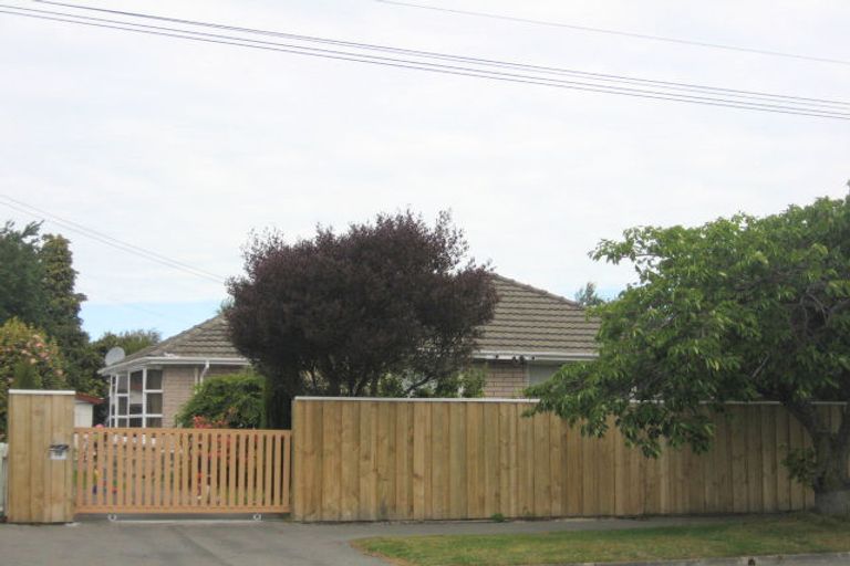 Photo of property in 12 Cotswold Avenue, Bishopdale, Christchurch, 8053