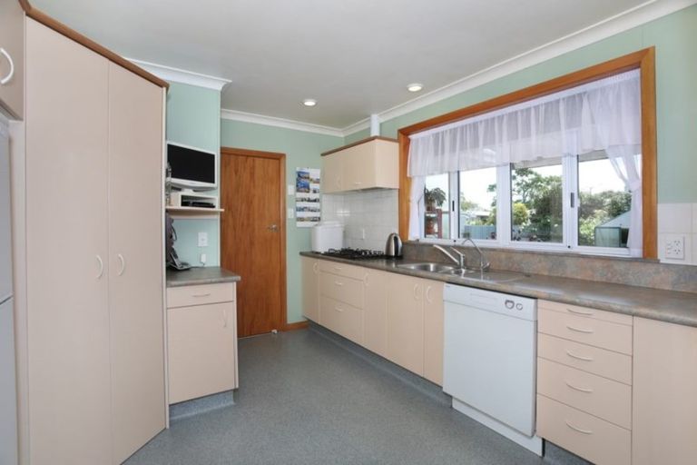 Photo of property in 17 Henare Street, West End, Palmerston North, 4412