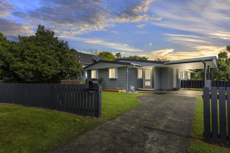 Photo of property in 7 Dunsandel Grove, Silverstream, Upper Hutt, 5019