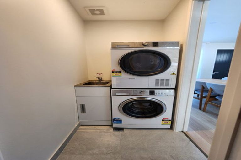 Photo of property in 87 Tarapuka Road, Westgate, Auckland, 0814