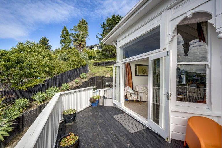 Photo of property in 4 Fitzroy Road, Bluff Hill, Napier, 4110