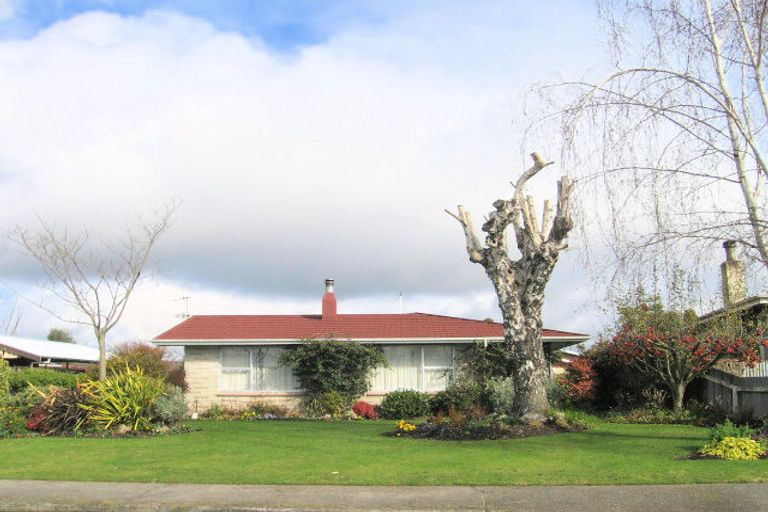 Photo of property in 15 Folkestone Drive, Flaxmere, Hastings, 4120