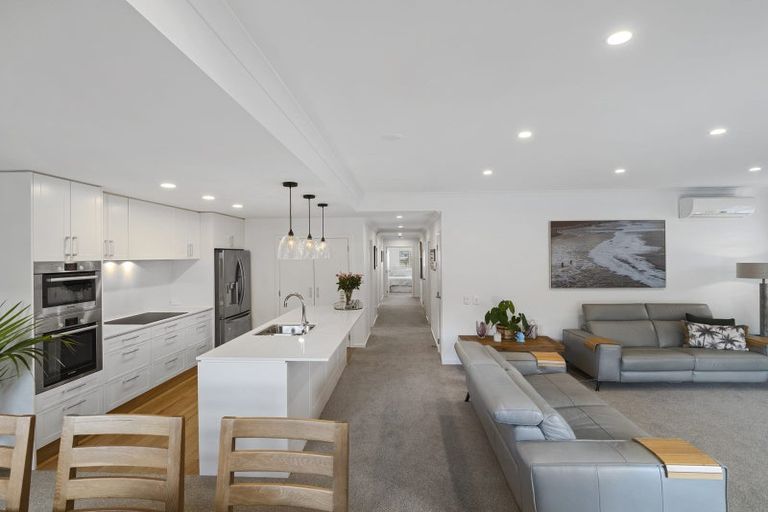 Photo of property in 20 Eaves Bush Parade, Orewa, 0931