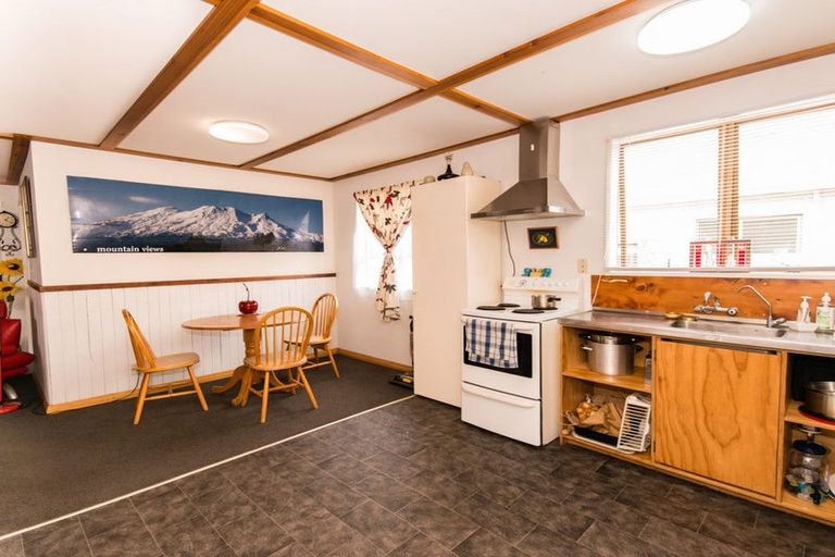 Photo of property in 6 Ballance Street, Raetihi, 4632