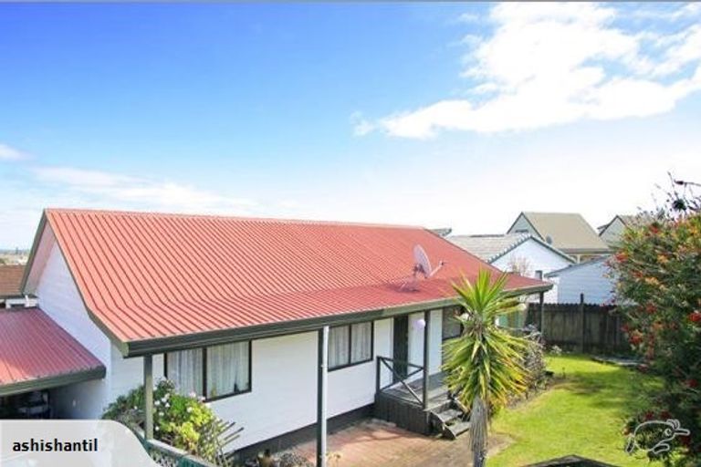 Photo of property in 2/14 Leven Lane, Totara Heights, Auckland, 2105