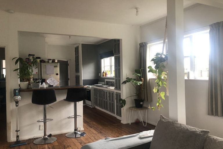 Photo of property in 182 Beach Haven Road, Beach Haven, Auckland, 0626