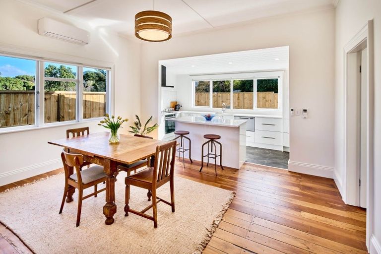 Photo of property in 237 Main Road, Tawa, Wellington, 5028