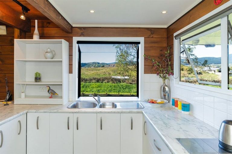 Photo of property in 12 Pohutukawa Crescent, Raumati Beach, Paraparaumu, 5032