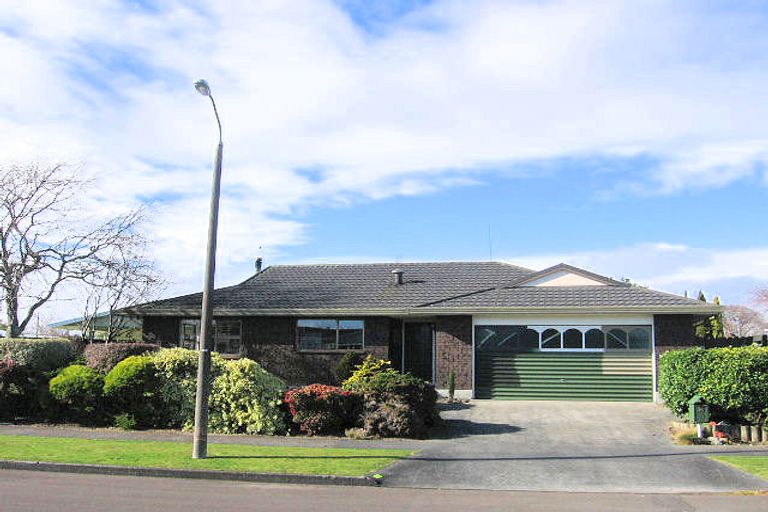 Photo of property in 18 Edwards Place, Terrace End, Palmerston North, 4410