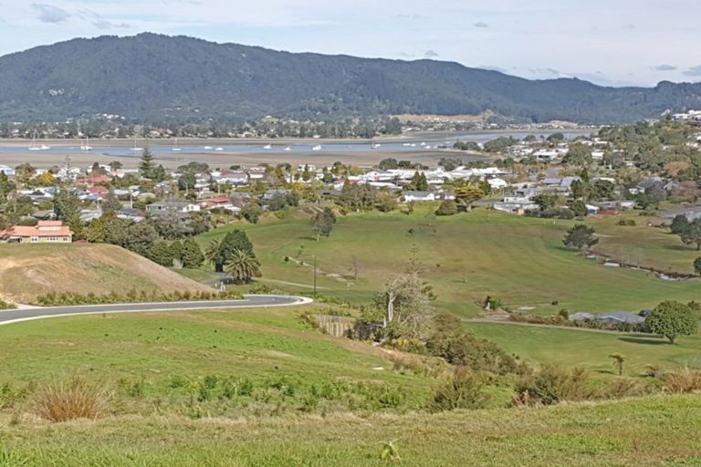 Photo of property in 17 Azimuth Road, Tairua, 3508