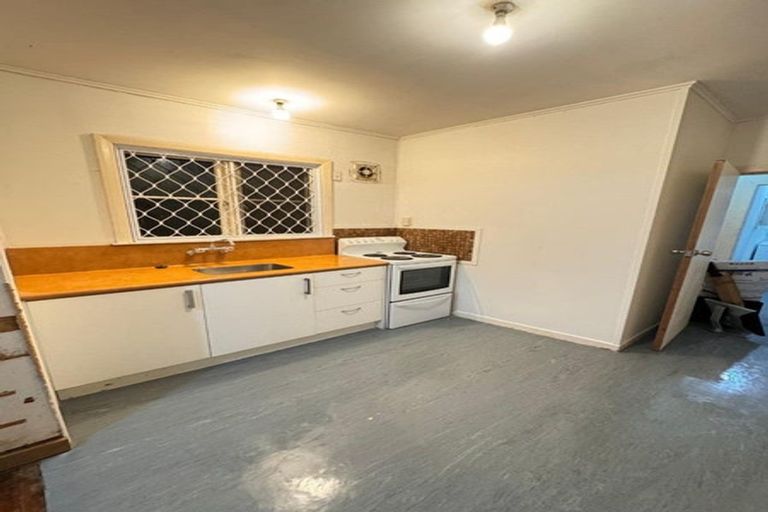 Photo of property in 26 Captain Scott Road, Glen Eden, Auckland, 0602