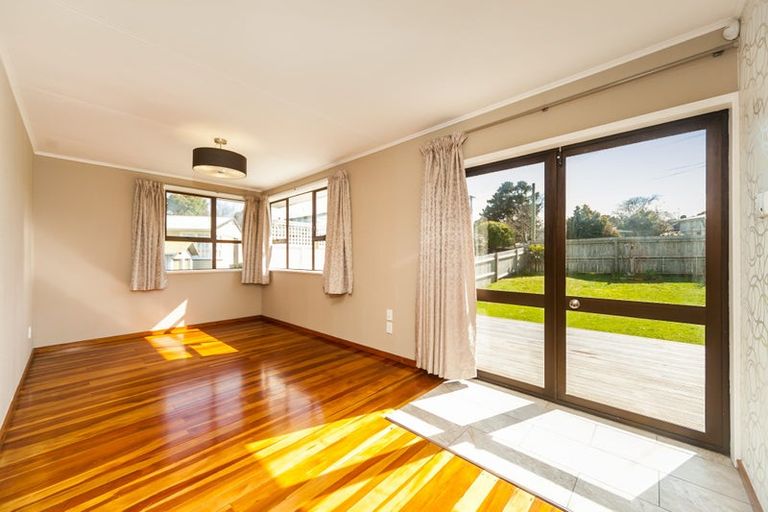 Photo of property in 5 Johnston Road, Mount Wellington, Auckland, 1060