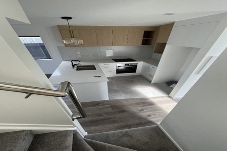 Photo of property in 1/5 Hikurangi Street, Te Atatu Peninsula, Auckland, 0610