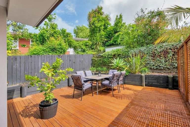 Photo of property in 92 Glendene Avenue, Glendene, Auckland, 0602