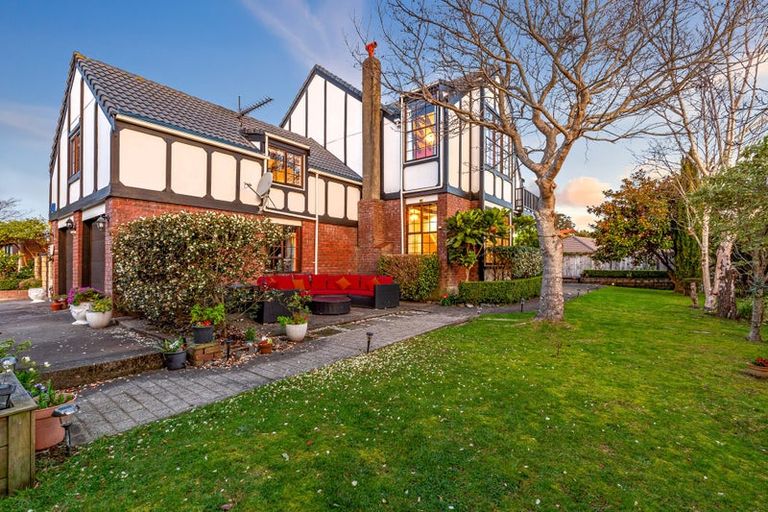 Photo of property in 16 Solander Place, Whitby, Porirua, 5024