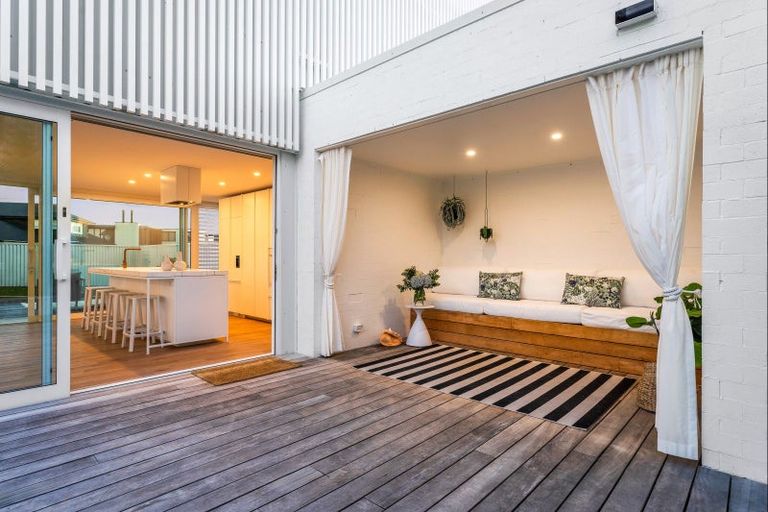 Photo of property in 16 Ida Way, Omaha, 0986