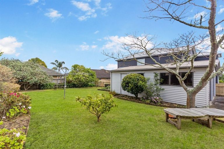 Photo of property in 2 Preston Avenue, Belmont, Auckland, 0622