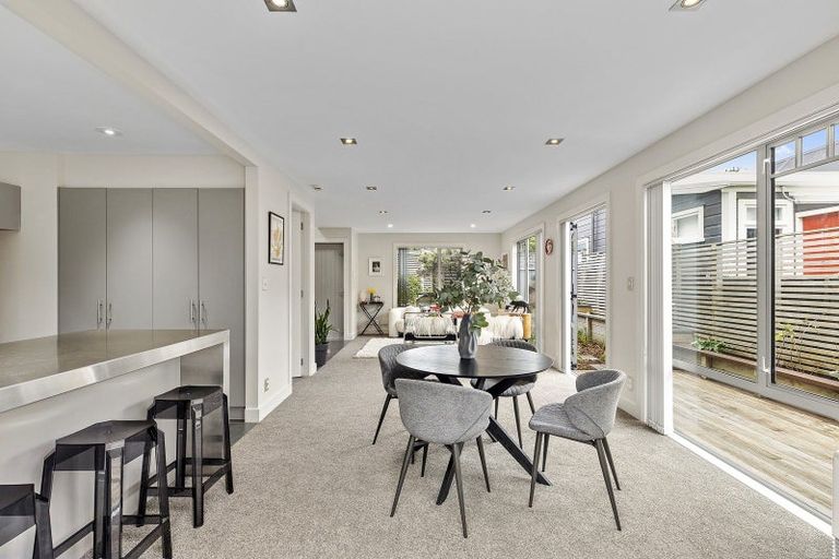 Photo of property in 41 Forres Street, Seatoun, Wellington, 6022