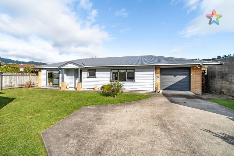 Photo of property in 14a Glen Road, Stokes Valley, Lower Hutt, 5019