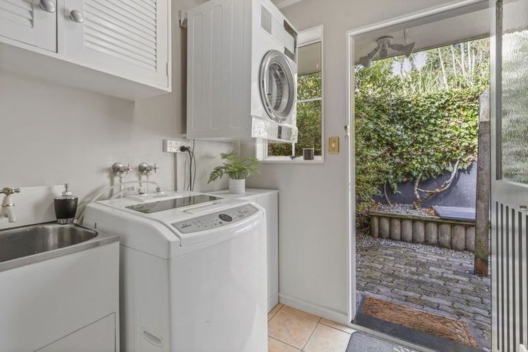 Photo of property in 35 Fendalton Crescent, Pinehaven, Upper Hutt, 5019