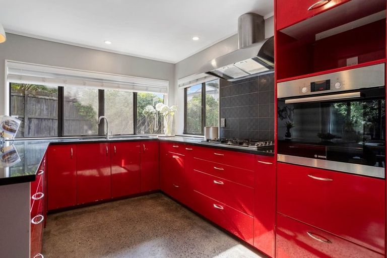 Photo of property in 37 Rochester Crescent, Somerville, Auckland, 2014