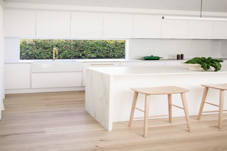 Photo of property in 17 Pitau Road, Mount Maunganui, 3116