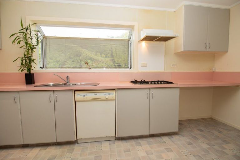 Photo of property in 17 Peterhouse Street, Tawa, Wellington, 5028
