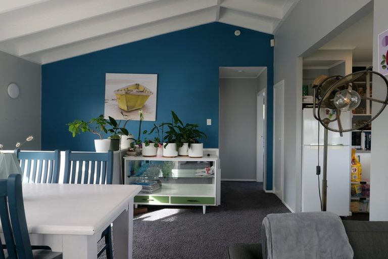 Photo of property in 10 Konini Crescent, Waikanae Beach, Waikanae, 5036