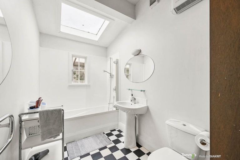 Photo of property in 3 Waikato Street, Island Bay, Wellington, 6023