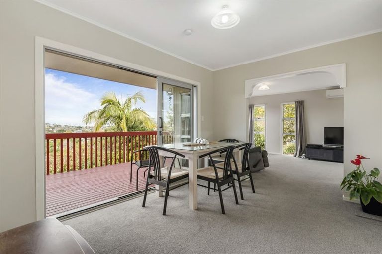 Photo of property in 1/301 Sunset Road, Sunnynook, Auckland, 0632