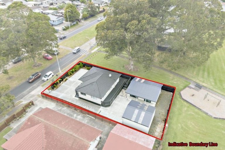 Photo of property in 367 Roscommon Road, Clendon Park, Auckland, 2103