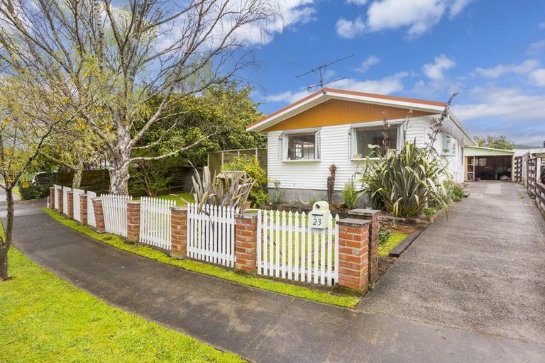 Photo of property in 23 Omaha Grove, Totara Park, Upper Hutt, 5018
