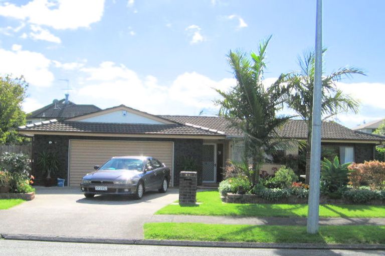 Photo of property in 26 Vivian Wilson Drive, Eastern Beach, Auckland, 2012