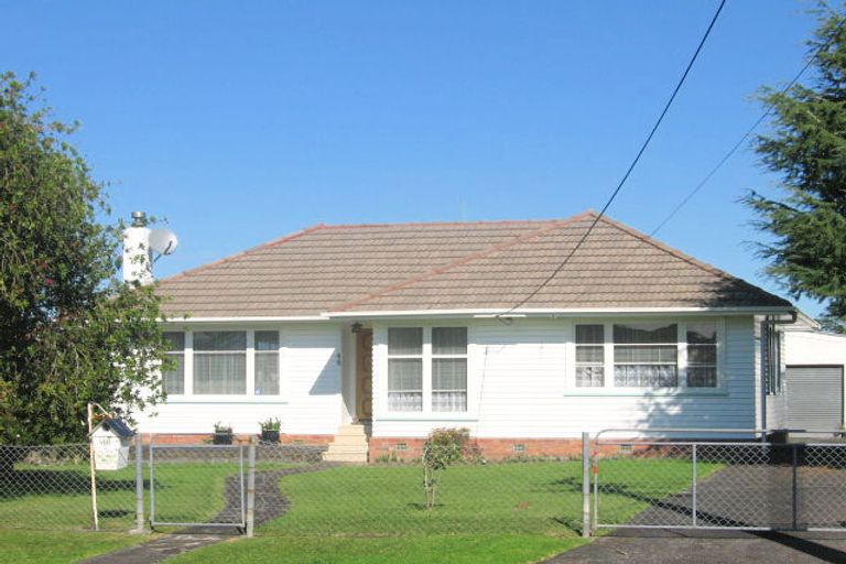 Photo of property in 40 Smythe Road, Henderson, Auckland, 0612
