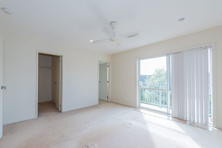 Photo of property in 7/78 Fernhill Way, Oteha, Auckland, 0632