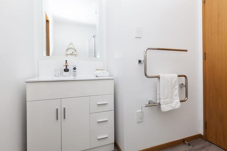 Photo of property in 8/4 Broadbent Street, Riccarton, Christchurch, 8041