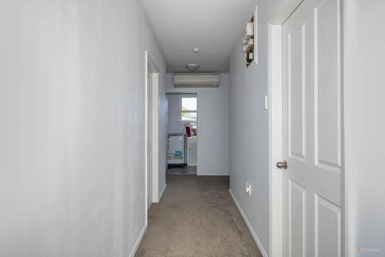 Photo of property in 24 Rhodes Street, Waimate, 7924