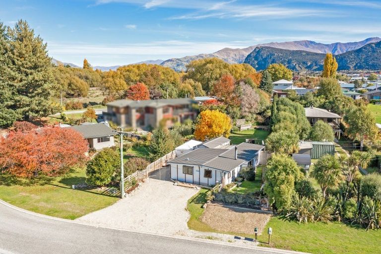 Photo of property in 7 Kinnibeg Street, Albert Town, Wanaka, 9305