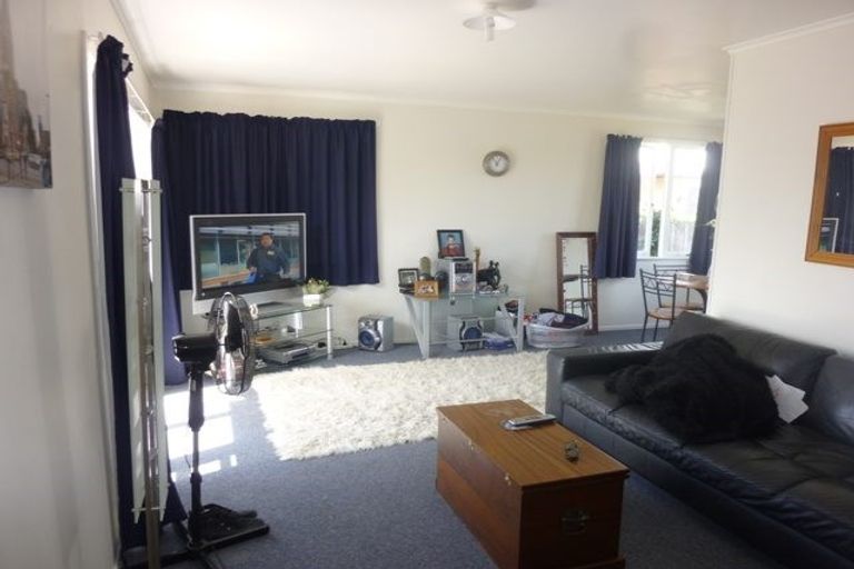 Photo of property in 20 Geordie Street, Henderson, Auckland, 0612