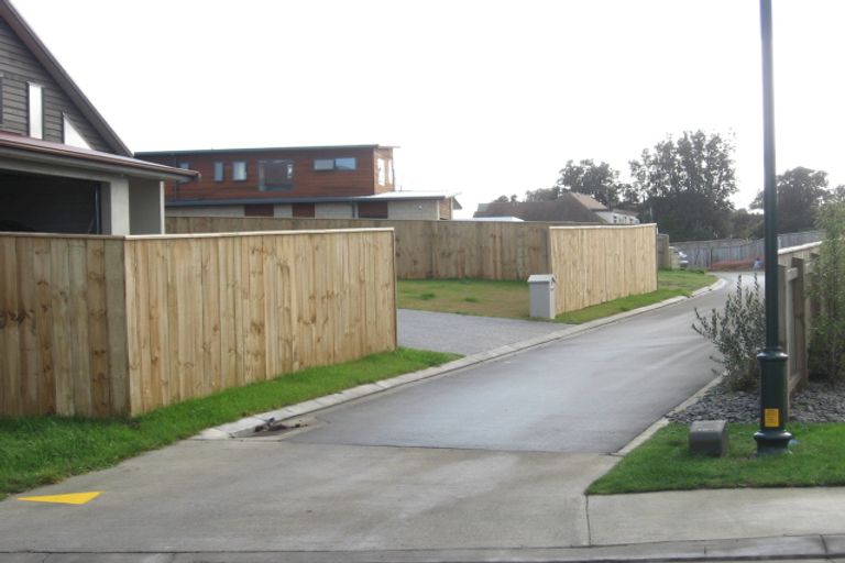 Photo of property in 17 Metzenthin Close, Raumati South, Paraparaumu, 5032