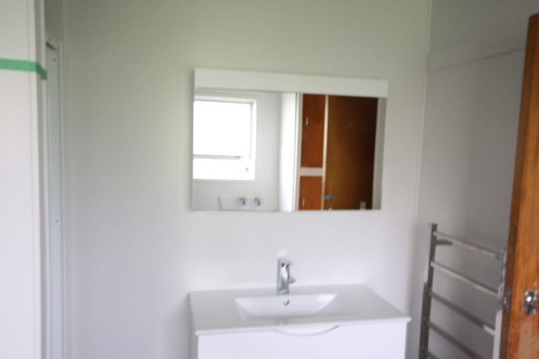 Photo of property in 64a Clayburn Road, Glen Eden, Auckland, 0602