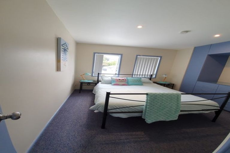 Photo of property in 18 Rewa Place, Russell, 0202