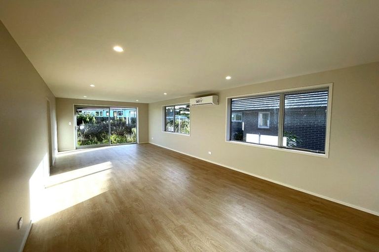 Photo of property in 75 Strange Street, Waitara, 4320