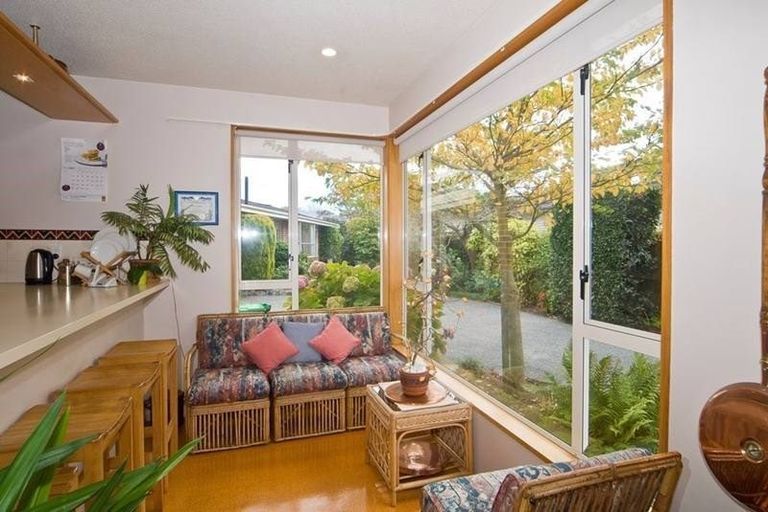 Photo of property in 1/49a Wainoni Road, Wainoni, Christchurch, 8061