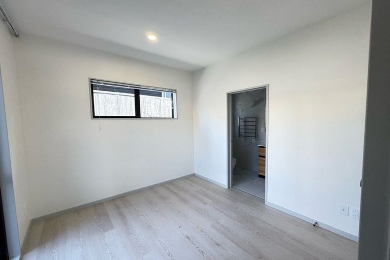 Photo of property in 14a Grove Lane, Pakuranga, Auckland, 2010