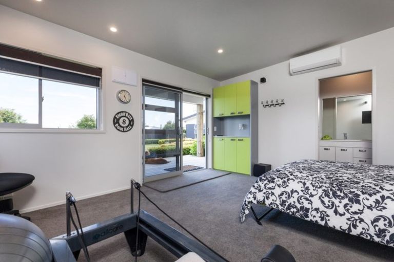 Photo of property in 28 Ainslee Street, Highlands Park, New Plymouth, 4312